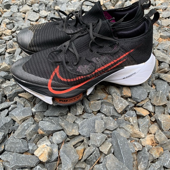Size 9.5 - Nike Air Zoom Tempo Next Percent Flyknit Black Red Running shoes - Picture 2 of 8